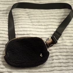 Lululemon Crossbody