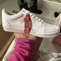 WOMENS VANS SIZE 8.5