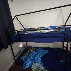 Bunk bed