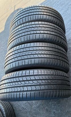 245 50 20 Pirelli con 80% de vida las 4