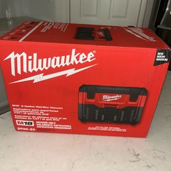 MILWAUKEE M18 18-Volt 2 Gal. Lithium-Ion Cordless Wet/Dry Vacuum W/ Extra Wet/Dry HEPA Filter