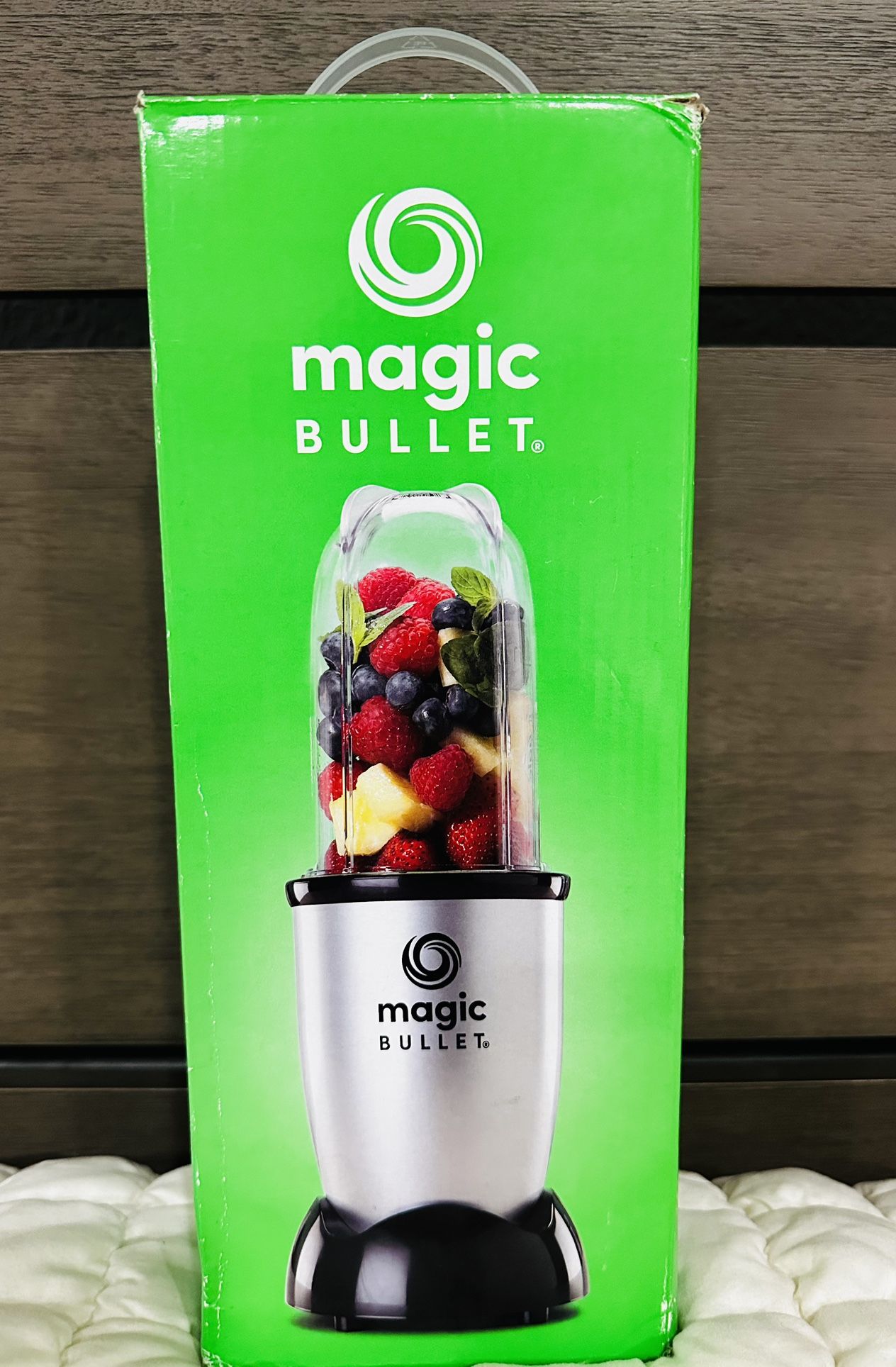 M.B Magic Bullet Essential Personal Blender, Silver - 250W Motor with Tall Cup, stainless steel cross blade and 1 to-go lid
