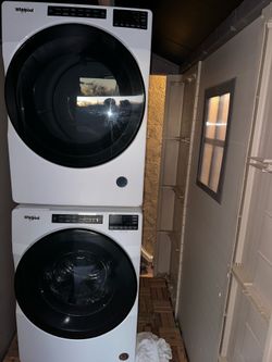Maytag large capacity washer and dryer Gas!
