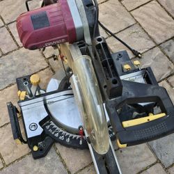 Miter Saw.  Read👇👇👇
