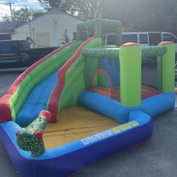 Water Jump House Slide (needs Hose )