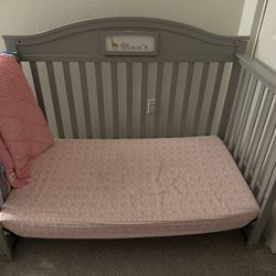 Toddler crib-FREE