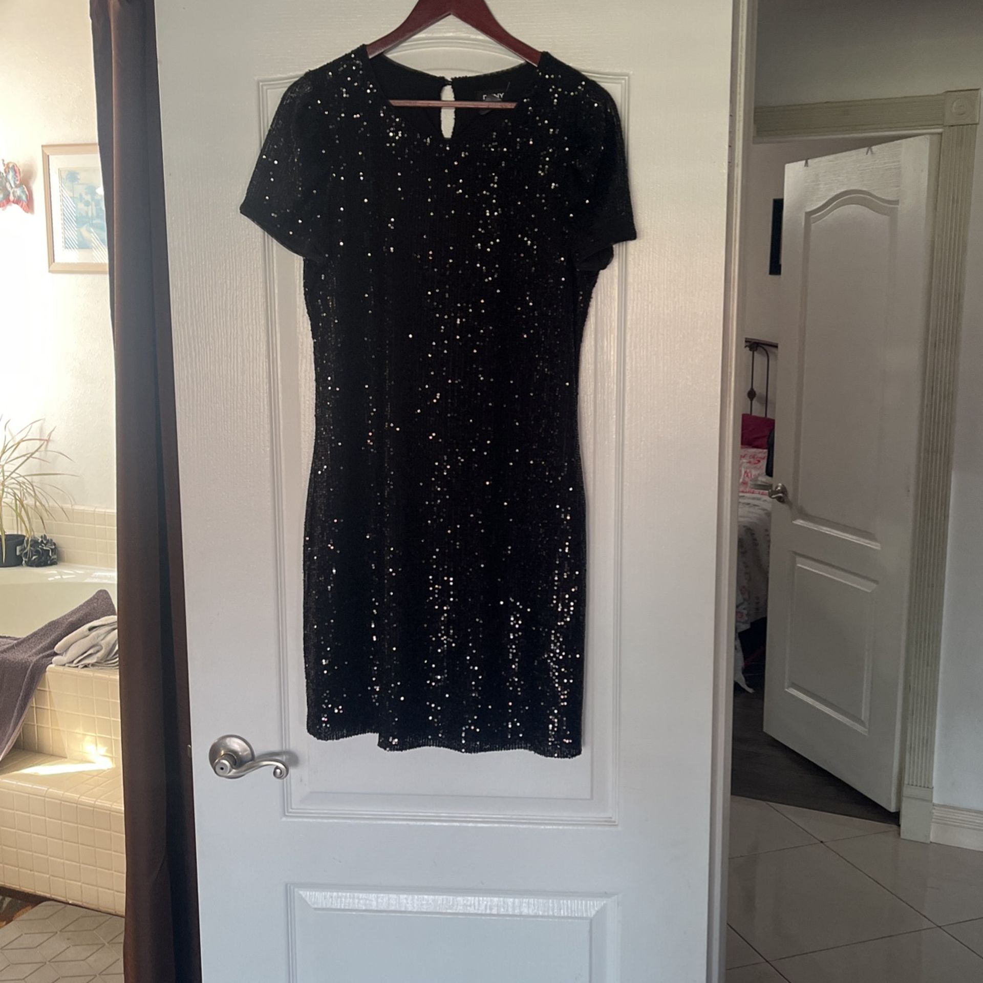 Black Sequined Dress Dnky.  Great Mothers Day 🎁 