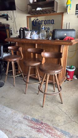 Wooden bar with 4 chair
