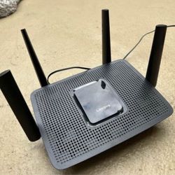 LINKSYS Router MR8300