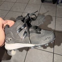 Tuff cleats kids size 9