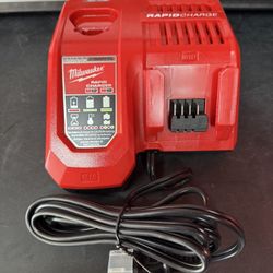MILWAUKEE M12 and M18 12-Volt/18-Volt Lithium-Ion Multi-Voltage Rapid Battery Charger