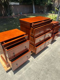 DRESSER SET