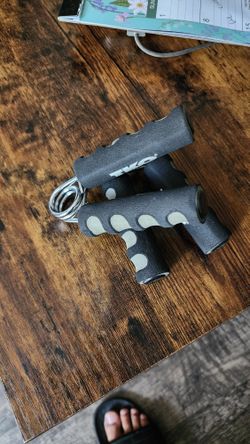 grip strengthener pair