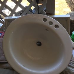 New 17-3/4 Round KOHLER SINK
