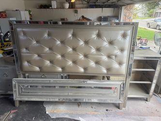 Bedroom set
