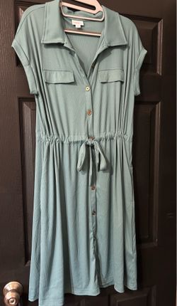 Women’s dress M