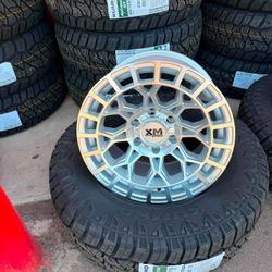 XM WHEELS 17" SILVER WITH 265 70 17 KUMHO TIRE ALL 4 WHEELS AND TIRES