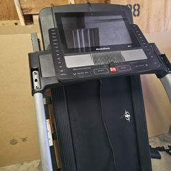 NordickTrack Commercial Treadmill X22i