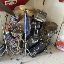 6 Piece Pearl Drum Kit