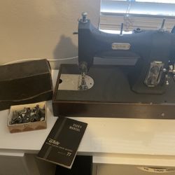 Vintage Sewing Machine White Series 77