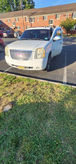 2008 GMC Yukon XL Denali