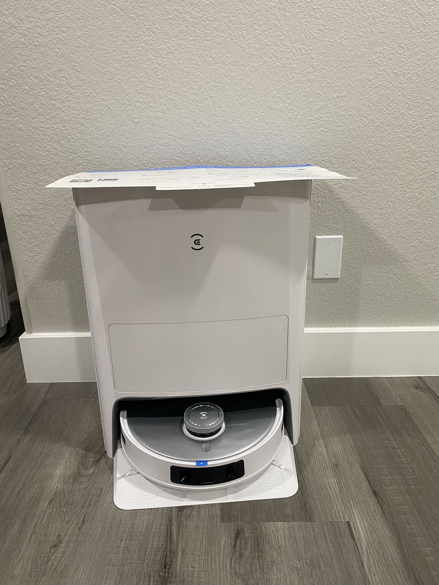 ECOVACS DEEBOT T20 Omni Robot All in One Vacuum and Mop