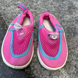 Tiny Water Shoes Size Small