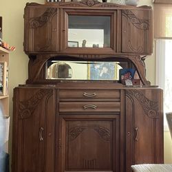 1970 China Cabinet Hutch 