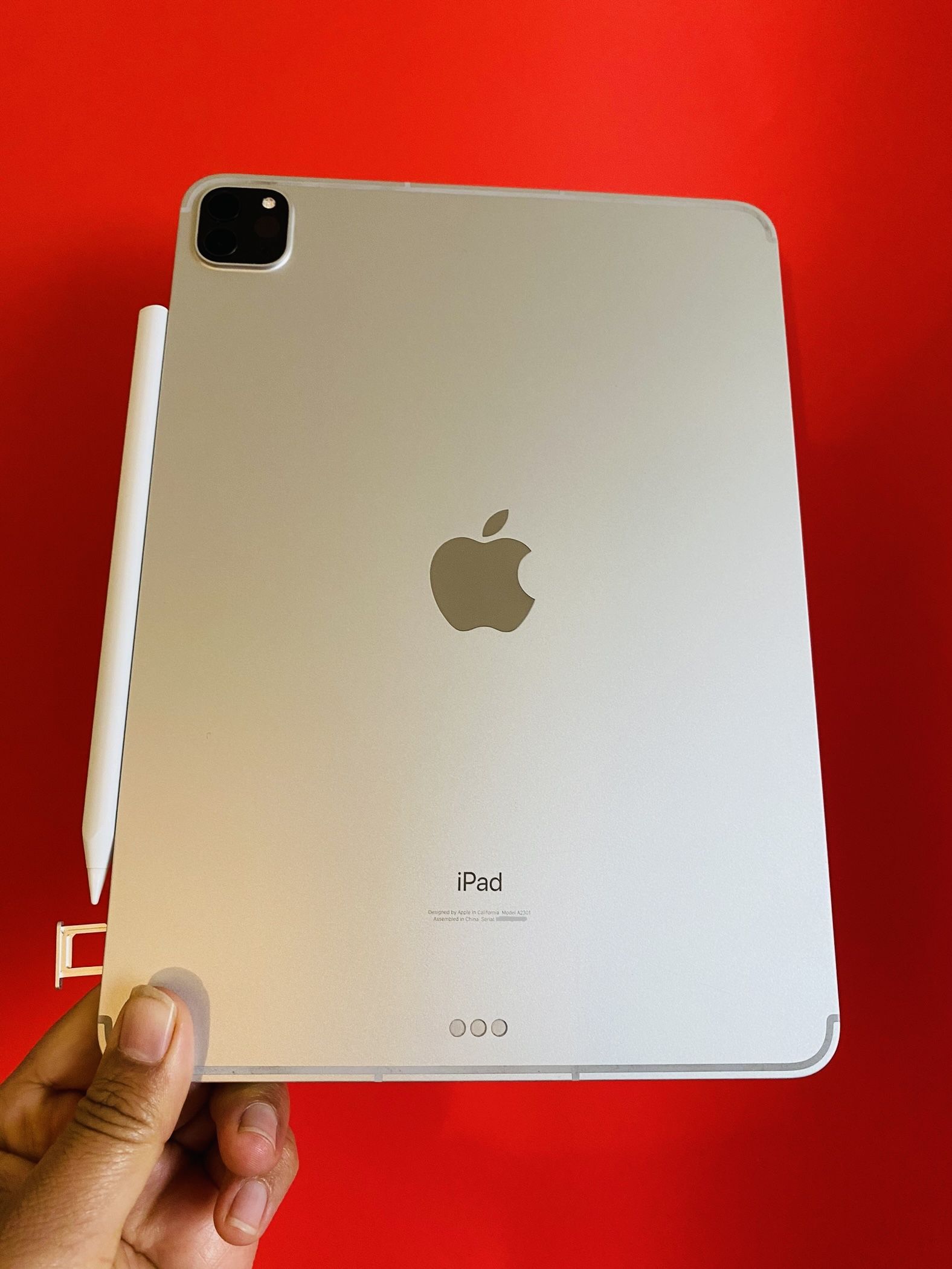 256GB Apple IPad Pro 11” 3rd Generation (2021 model / M1 chip 