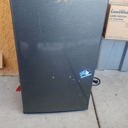 Mini fridge