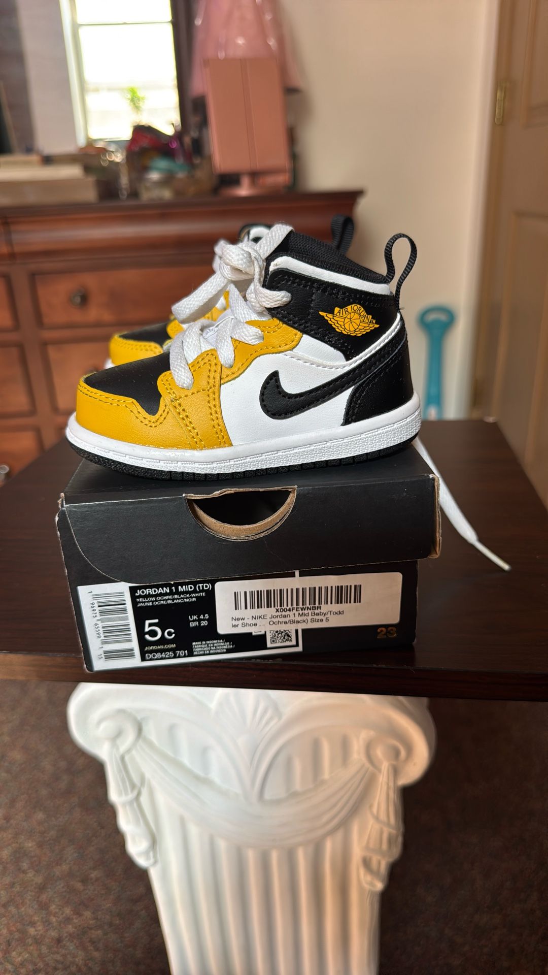 Nike Jordan Mid Baby Sneakers Brand New Size 5c
