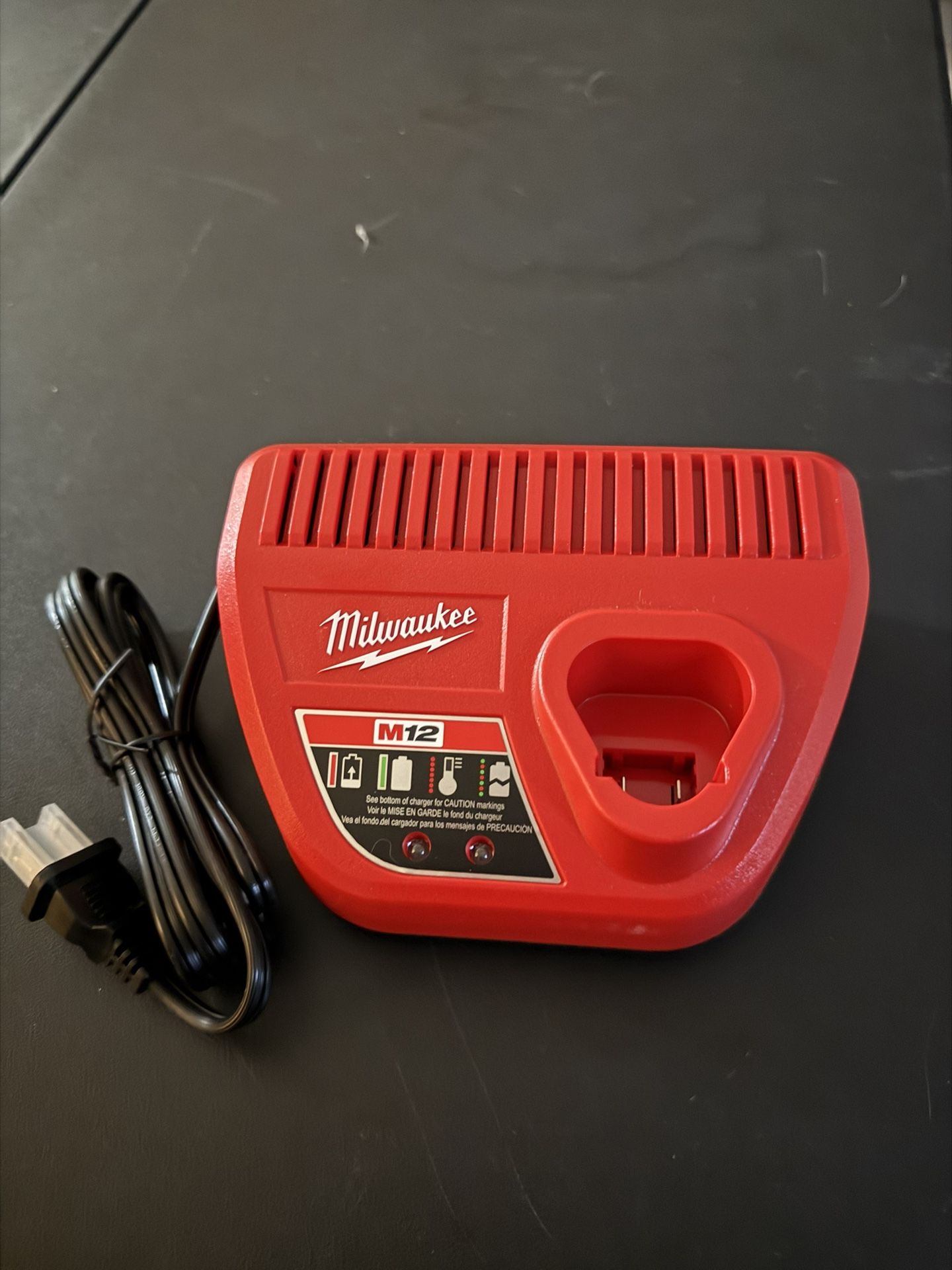 M12 Charger