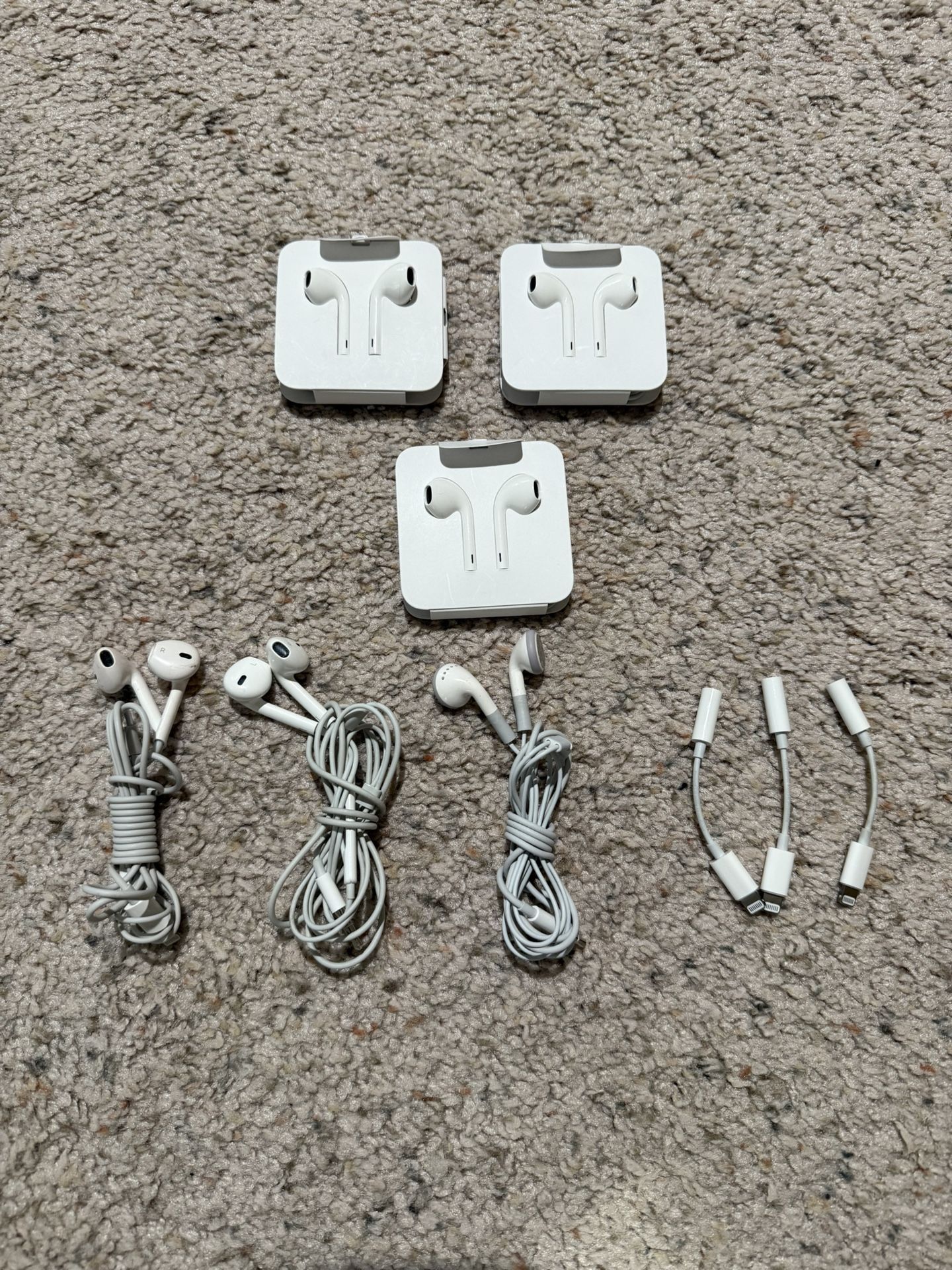 Genuine Apple Earbuds/Lightening Connectors Lot