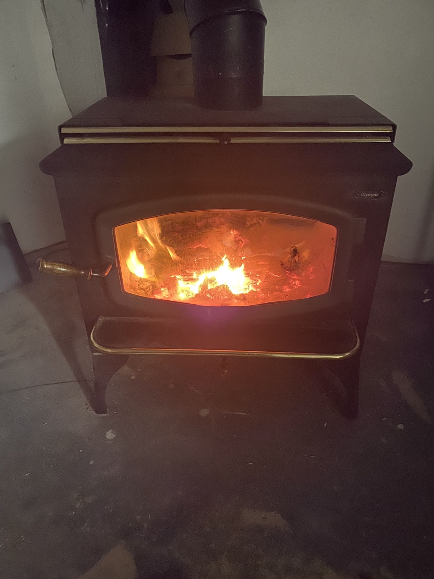 Avalon Olympic Wood Stove for Sale in Orange, CT - OfferUp