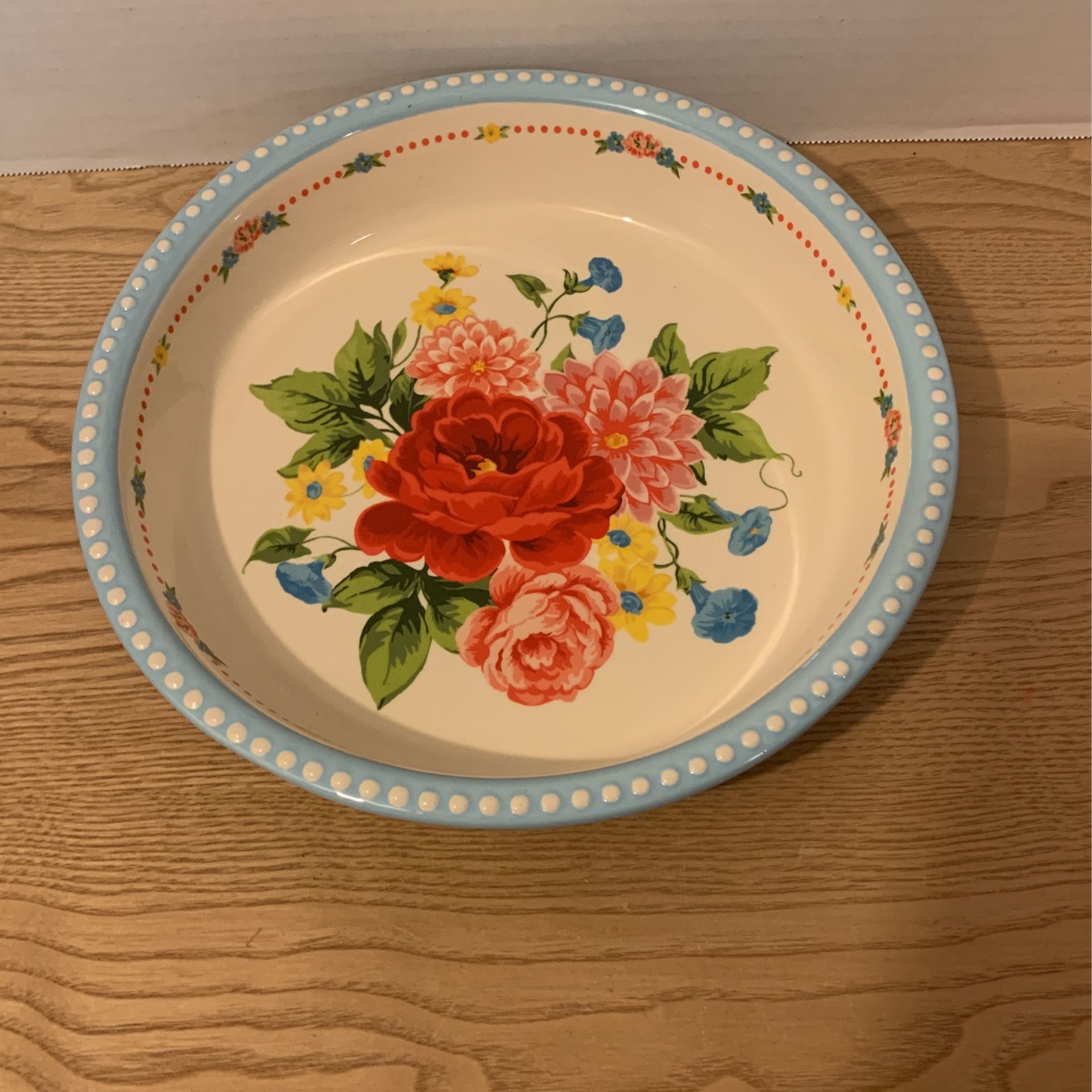Pioneer Woman, Sweet, Rose Baking Pie Dish, 10 Inches B27 for Sale in  Litchfield, CT - OfferUp