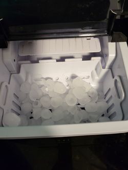 Ice Maker 🧊