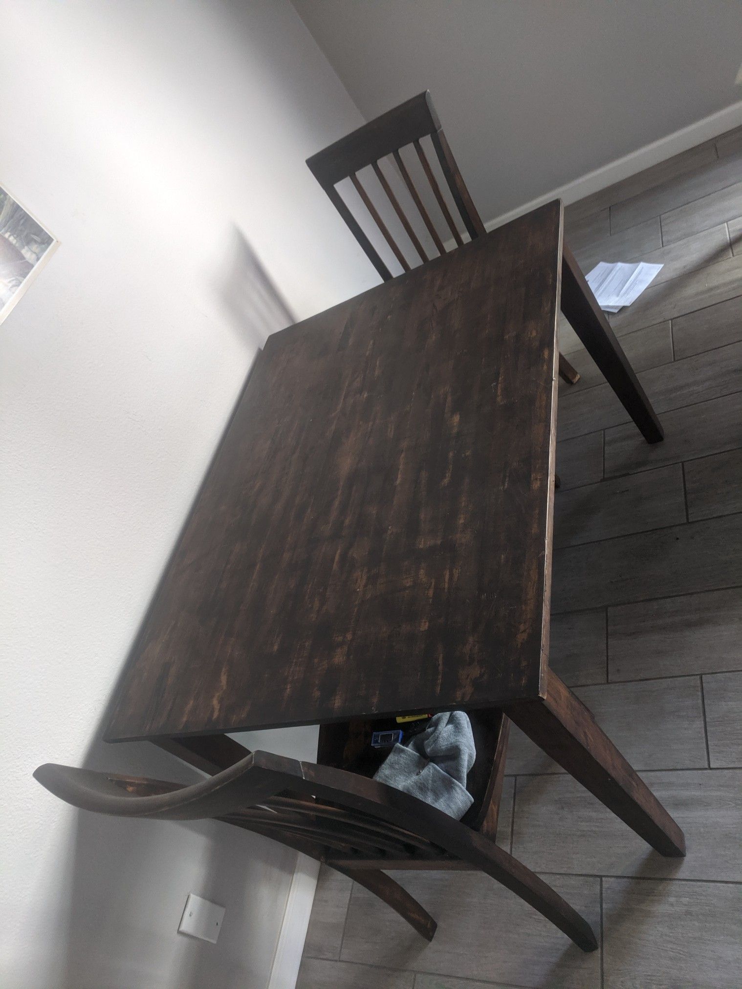 Kitchen table & 2 chairs