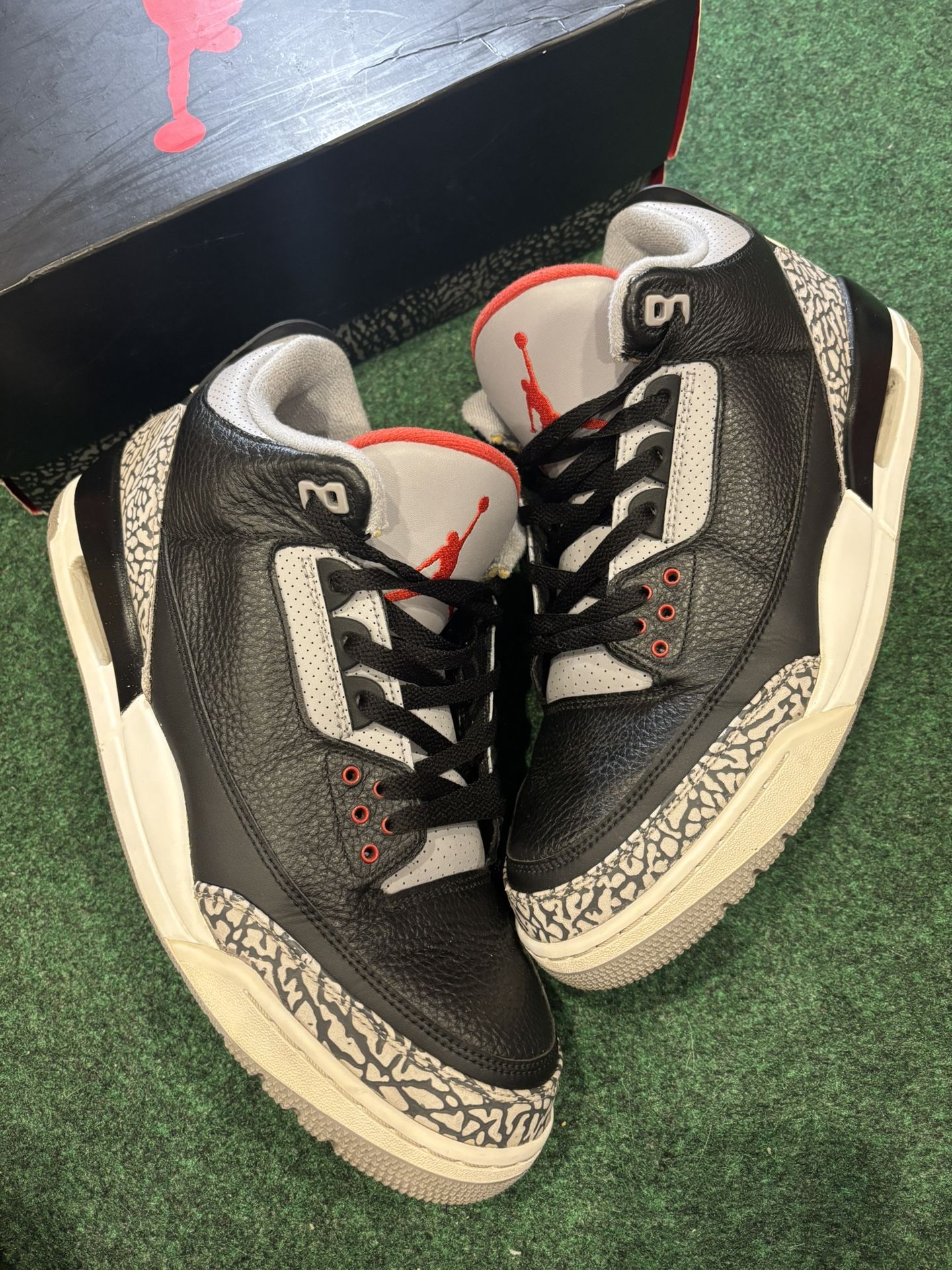 JORDAN 3 BLACK CEMENT 2018 SIZE 13