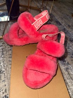 UGG Fluffy Slide Slippers in Pink