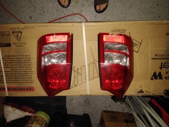 2005 Dodge Magnum taillights