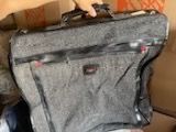Garments/suit carrier