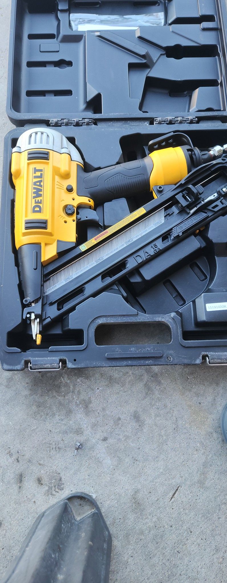Pistola De Clabos