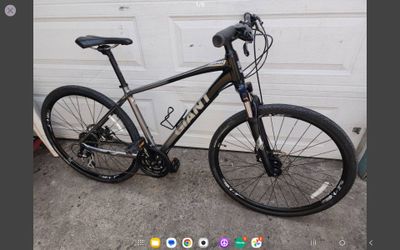 Giant Roam Disc Hybrid Commuter Road Bike
