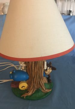 Vintage child's lamp. Bugs Bunny and Taz
