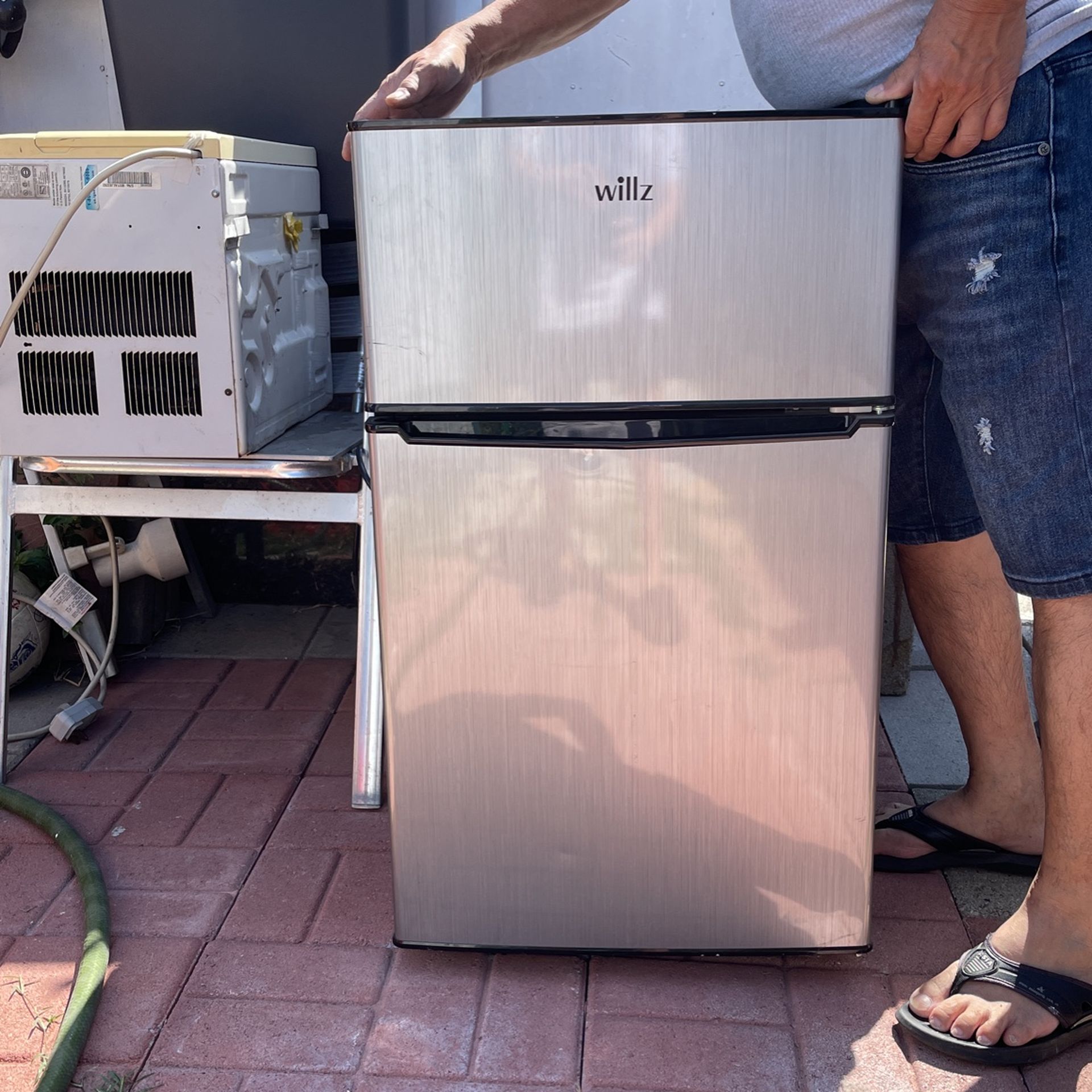 Wills Mini Fridge