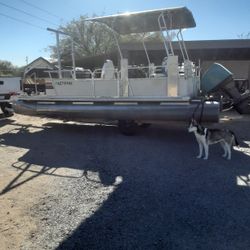 20ft Pontoon Boat