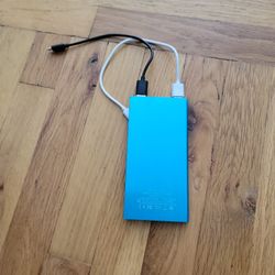 Power bank 750000mah 44wh (iPhone/ androids) Original $35