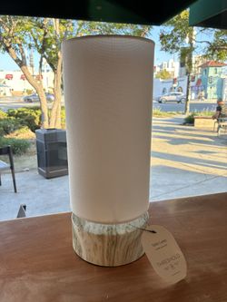 Table Lamp THRESHOLD 13½ in tall (34.2 cm)