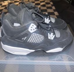 Air Jordan 4 Retro "White Thunder"