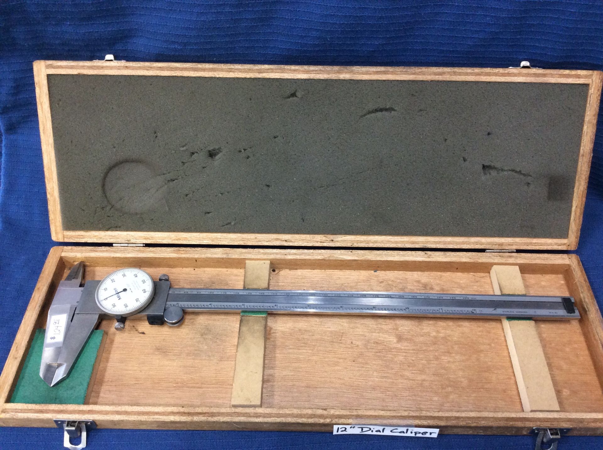 Mitutoyo 505-645-50 dial caliper 0-12”